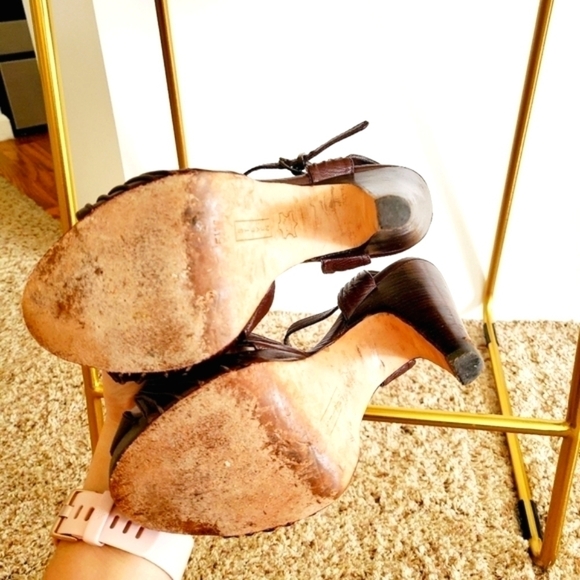Steven | Heeled Leather Sandal - Picture 5 of 6